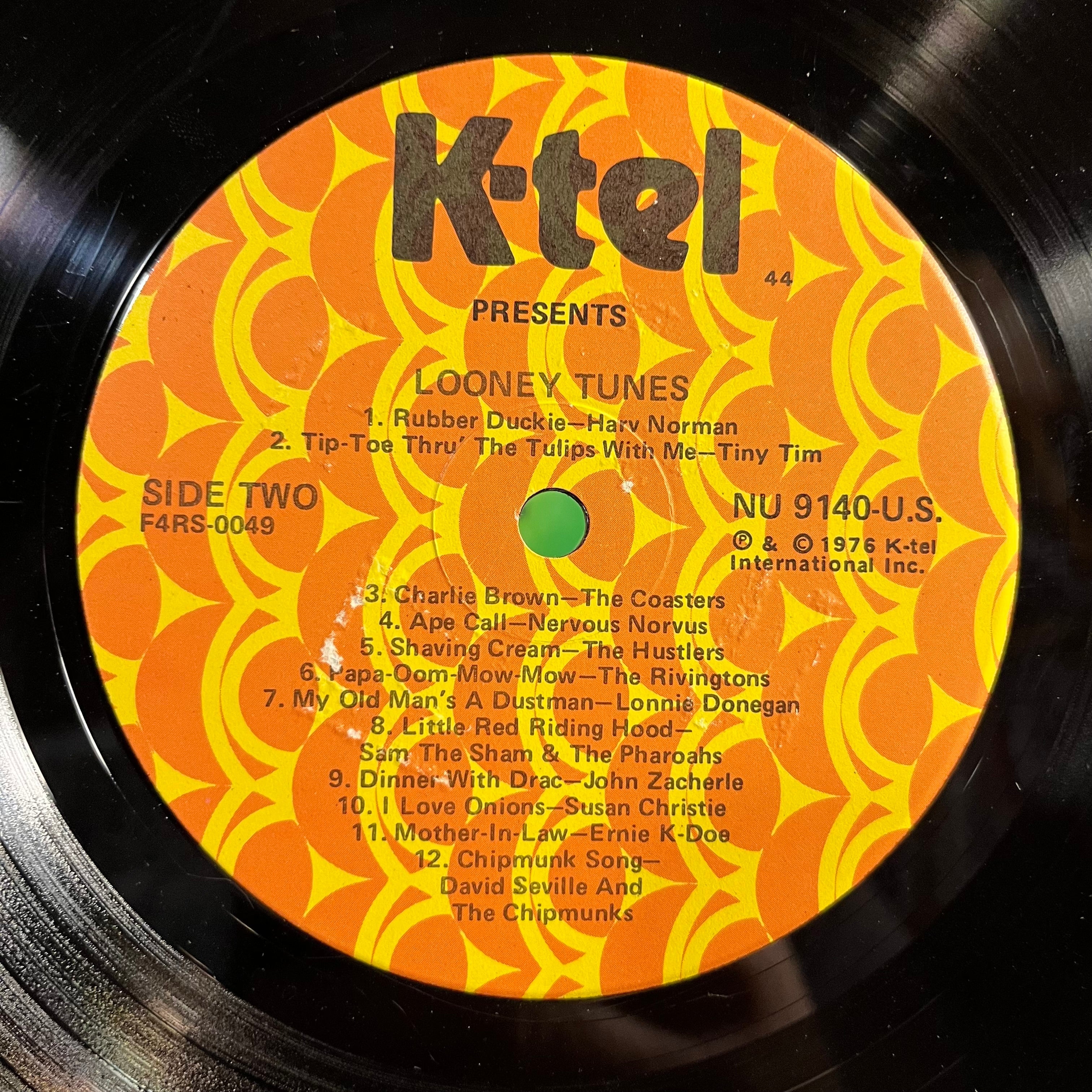 Looney Tunes (VINYL) | Very Good (VG) Very Good (VG) Get Vinyls